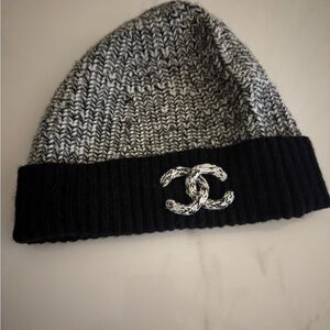 CHANEL Two-Tone Knit Beanie in Black and Gray
